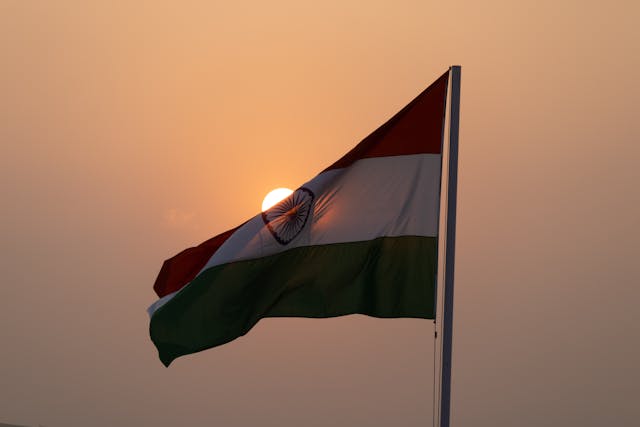Indische Flagge und Sonne